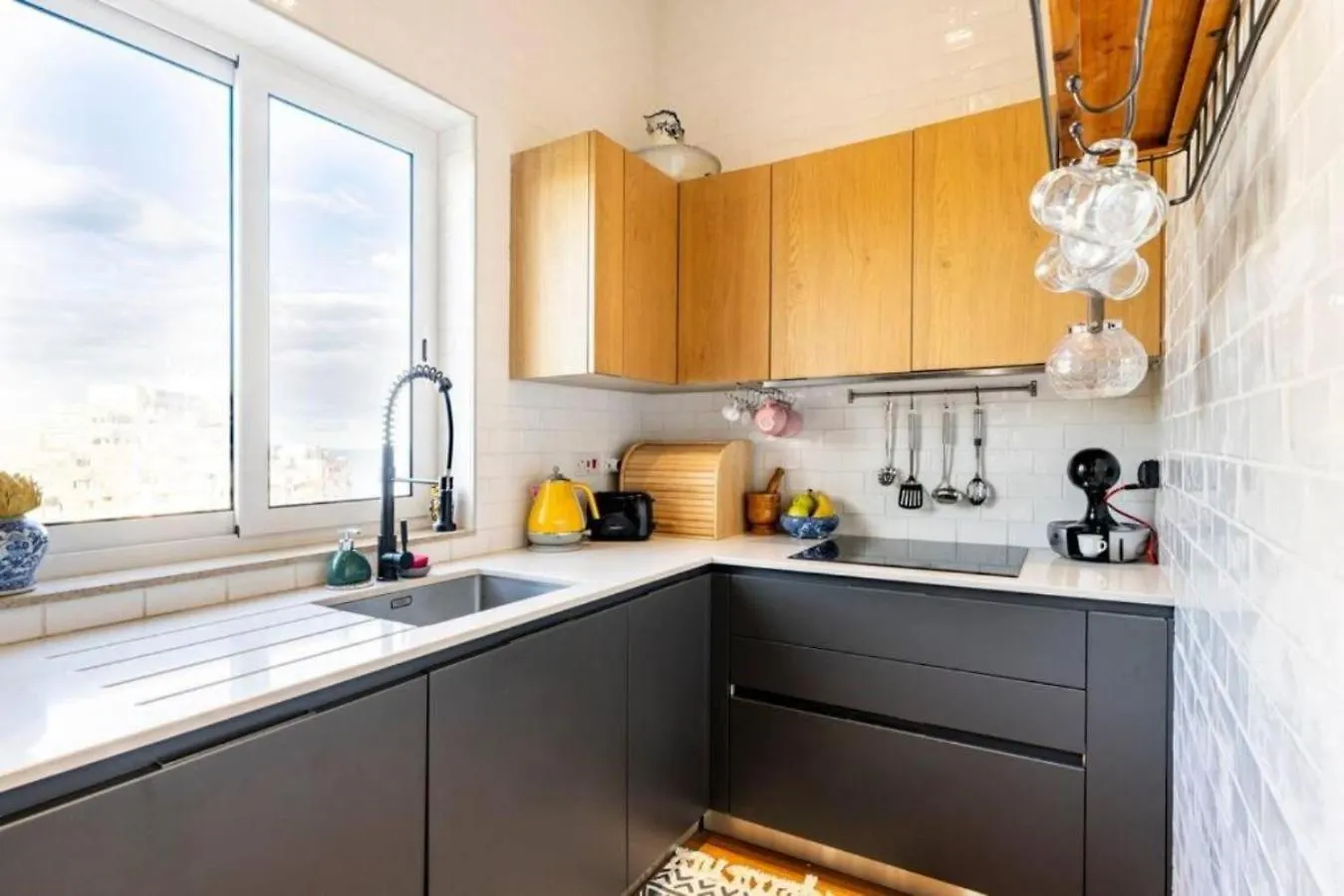 Seabreeze Retreat With Terrace - St Julians Apartment Saint Julian's Malta