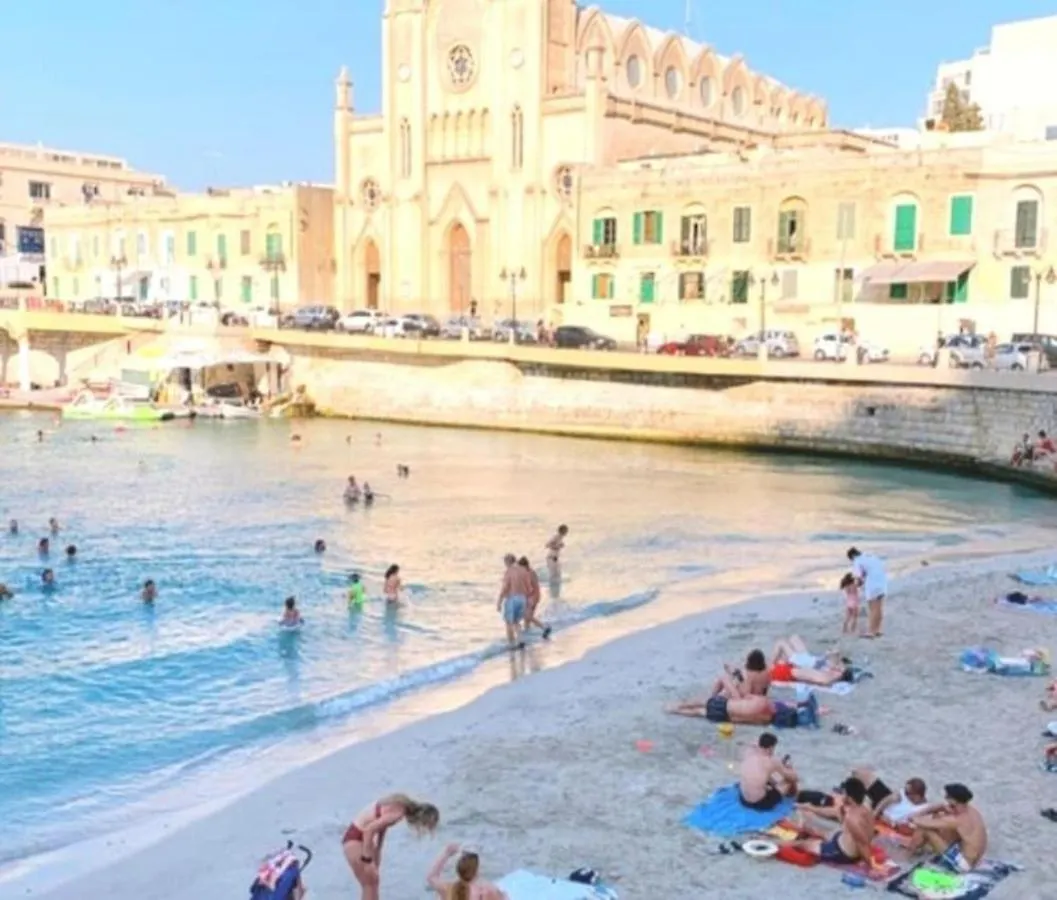 Seabreeze Retreat With Terrace - St Julians Apartment Saint Julian's