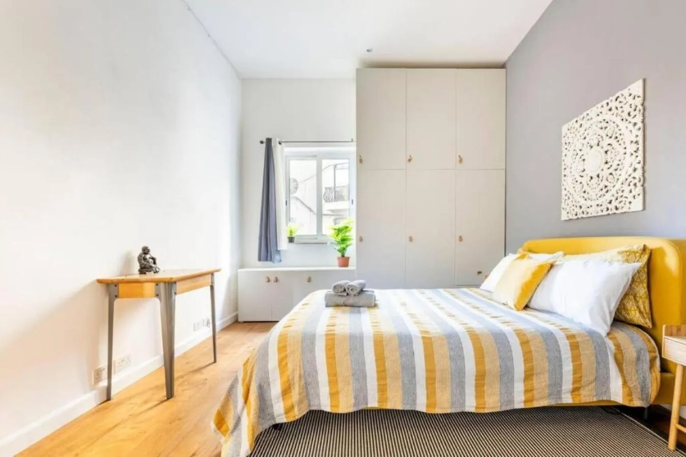 Seabreeze Retreat With Terrace - St Julians Apartment Saint Julian's